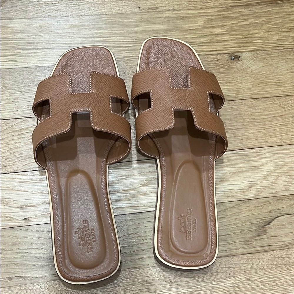 Brown Minimalist Leather H Sandals